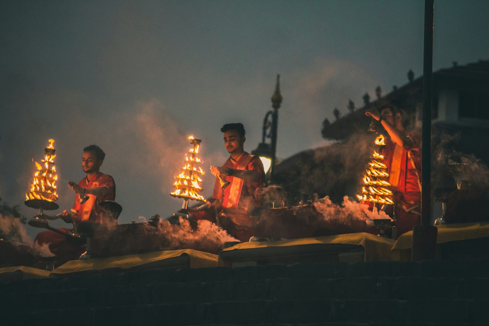 Spiritual Darshan UP Bihar tour – Mahabodhi Temple Bodhgaya with Bodhi Tree pilgrims