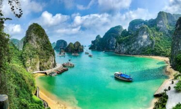 Charming Vietnam Tour 7 Days 6 Nights — Halong Bay Cruise and Hoi An Lanterns 2026