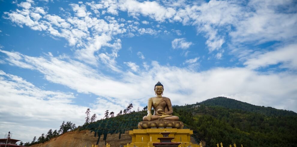 Bhutan Tour Package 5 Nights 6 Days — Punakha Dzong and Himalayan peaks 2026